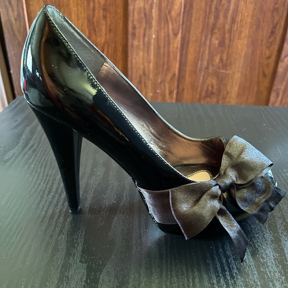 Paris Hilton Pumps - Picture 2 of 5